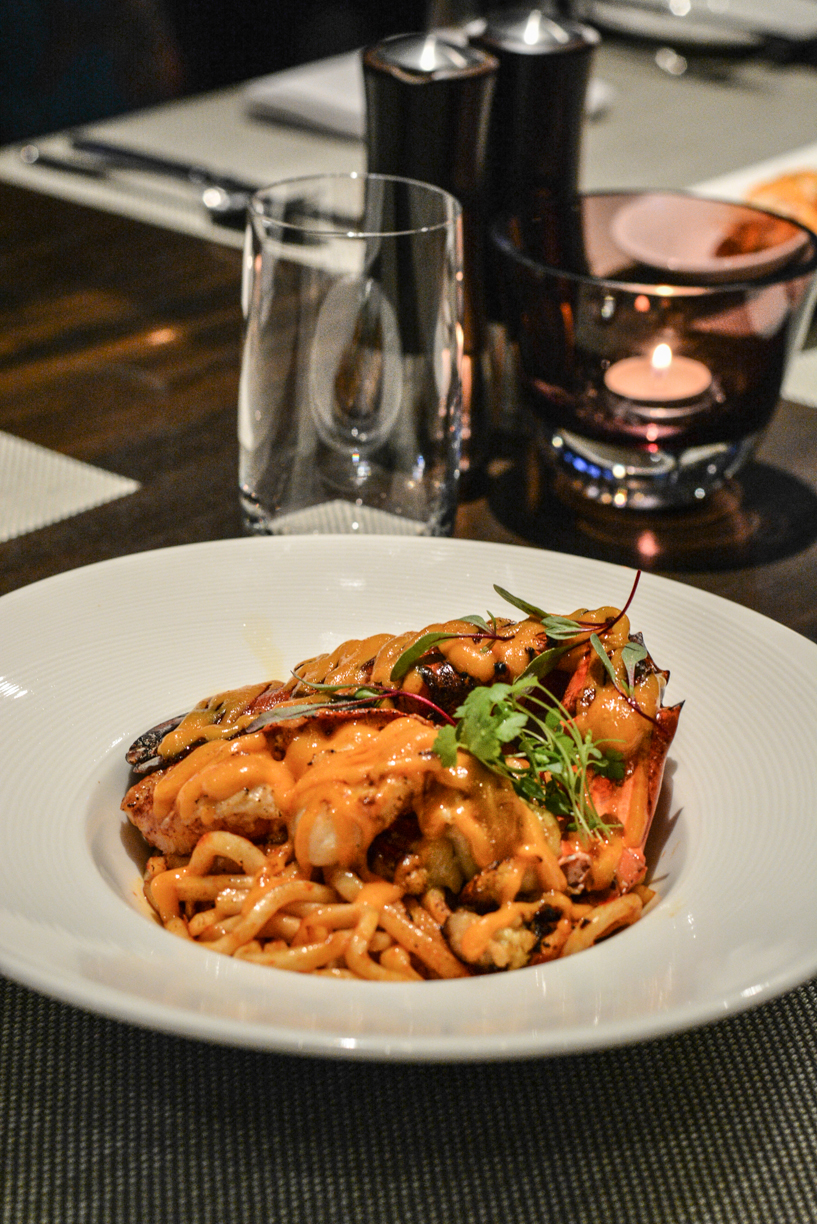 ล็อบสเตอร์ผัดเส้นอุด้ง Boston Lobster stire-fried with Udon noodles and chilli