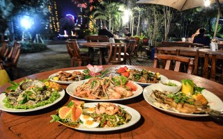 Permanent Link to สวนหอมข้าวรำ ร้านอาหารหลายแนว บรรยากาศดี ดนตรีเพราะ DSC_2056