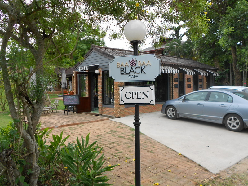Baa Baa Black Cafe’ – ร้านอาหารสไตล์ยุโรปท่ามกลางธรรมชาตินอกเมือง