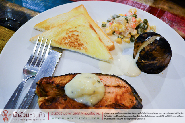 Casanova Diner รถเสบียงคันเล็กๆ แต่อร่อยมาก ม.พายัพ เชียงใหม่