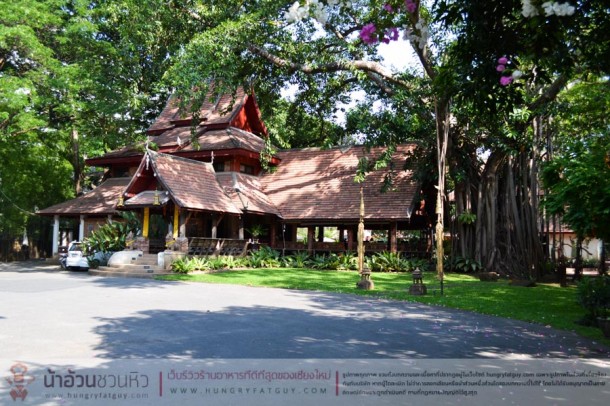 Yaang Come Village โรงแรมสไตล์ไทยลื้อ ใจกลางเมือง