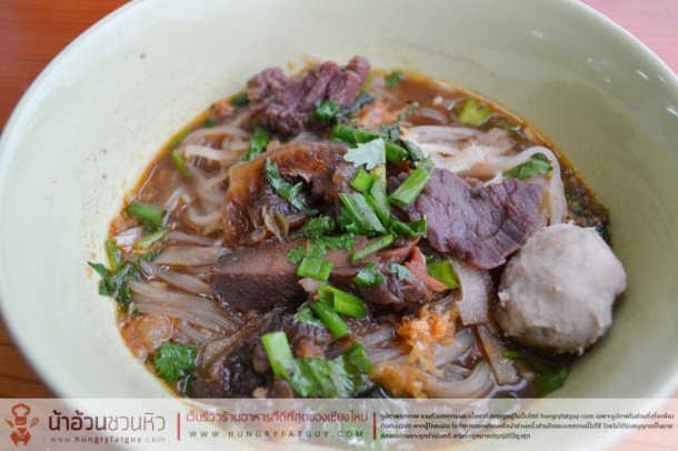 ร้านก๋วยเตี๋ยวเรือรสเด็ด... แค่ชื่อก็บอกแล้วว่า ลำแต้แต้