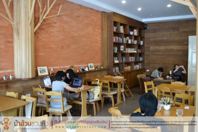 Into the Woods Cafe' ร้านกาแฟที่ผสมผสานนิทานได้อย่างลงตัว