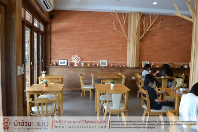 Into the Woods Cafe' ร้านกาแฟที่ผสมผสานนิทานได้อย่างลงตัว