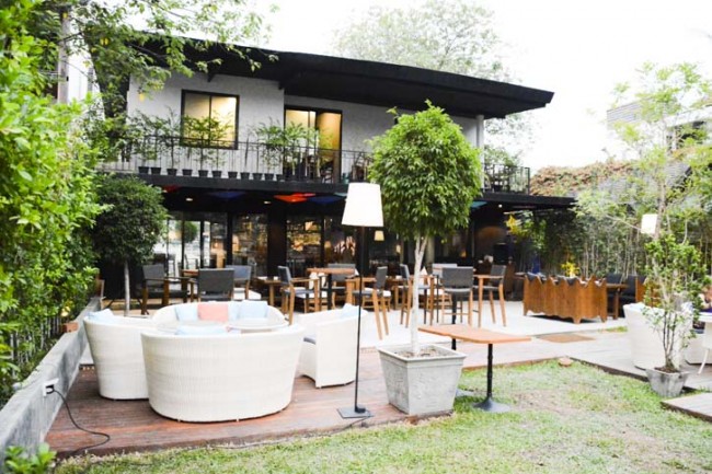 Lanna River Bar ร้านนั่งชิลเก๋ๆ ริมน้ำปิง เสน่ห์แห่งใหม่ของ Sala Lanna