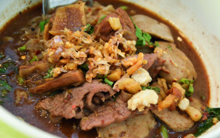 Permanent Link to ก๋วยเตี๋ยวเรือฟ้ามุ่ย เส้นน้อยแต่เครื่องเยอะจัดเต็ม