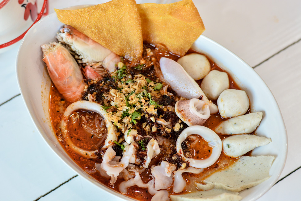  Zabbzone & Sweetzone ก๋วยเตี๋ยวปลา รสเด็ด ครบเครื่องทั้งคาวและหวาน