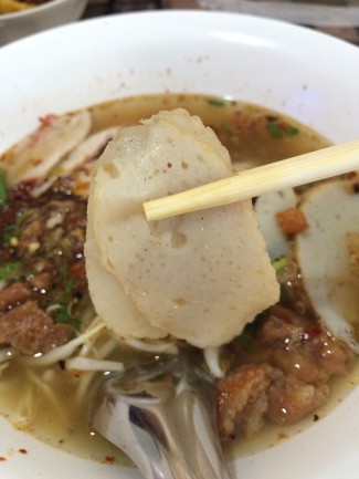 ก๋วยเตี๋ยวเส้นเล็ก หมูต้มยำ