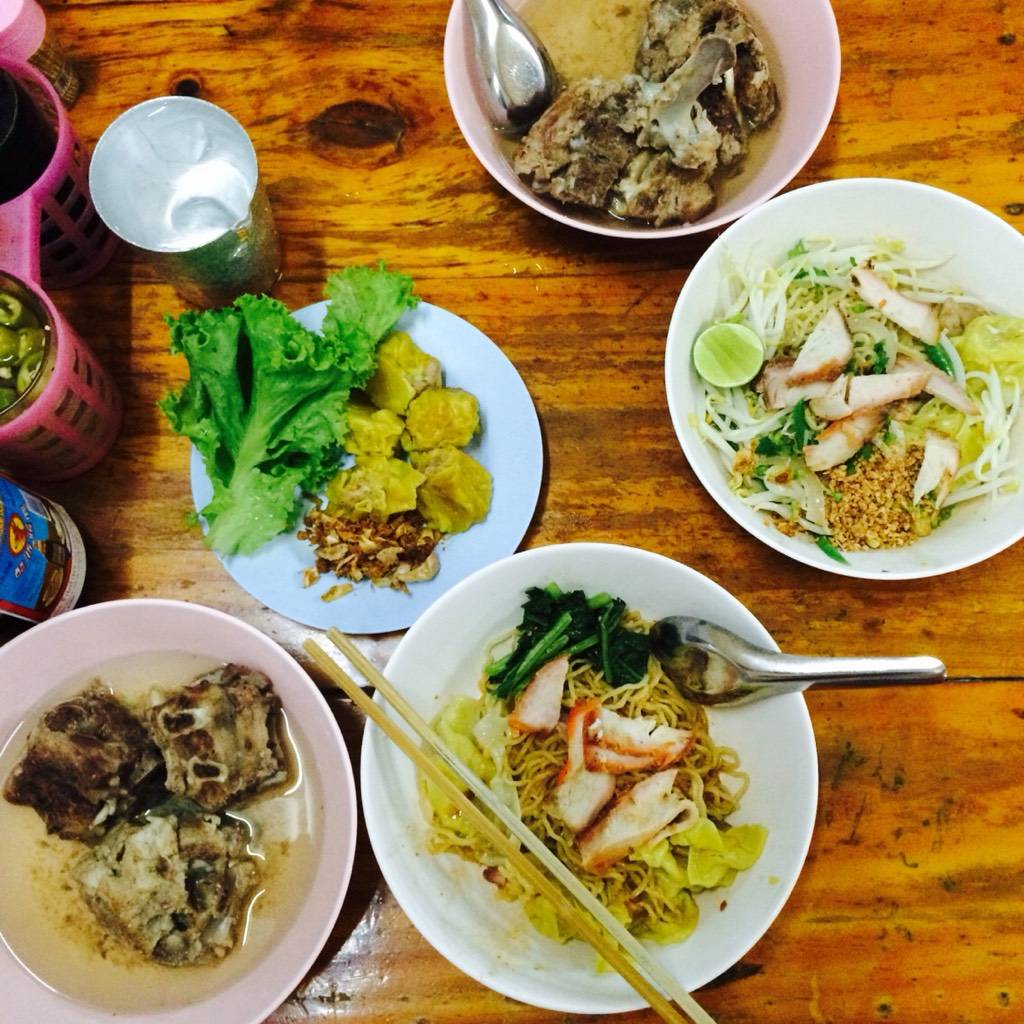 บะหมี่เกี๊ยวแมน ร้านบะหมี่เด็ดของดีย่านสันป่าข่อย