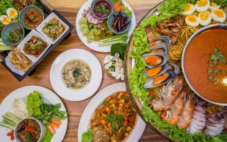 Permanent Link to ข้าวซอยระดับอินเตอร์ ยกครัวมาให้ลิ้มรสความอร่อยถึงเชียงใหม่ ข้าวซอยอินทนนท์ กาดฝรั่งวิลเลจ