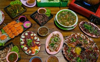 Permanent Link to ซุ้มแซ่บ เฮือนอีสาน บุฟเฟ่ต์น้ำแข็งและน้ำดื่มไม่อั้น 20 บาท อาหารอีสานรสเด็ด จานใหญ่ ราคาน่าคบหา