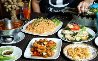 Permanent Link to ร้านอาหารอารมณ์สบาย ร่มรื่นด้วยต้นไม้ ห้องคาราโอเกะทันสมัยเหมาะสำหรับทุกโอกาสที่ บ้านร่มไม้บาหลี