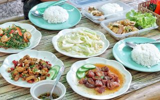 Permanent Link to มื้อง่าย ๆ ในวันสบาย ๆ กับอาหารจานเดียวอัดแน่นคุณภาพ ราคานักศึกษาที่ ข้าวบ้านก๋ง