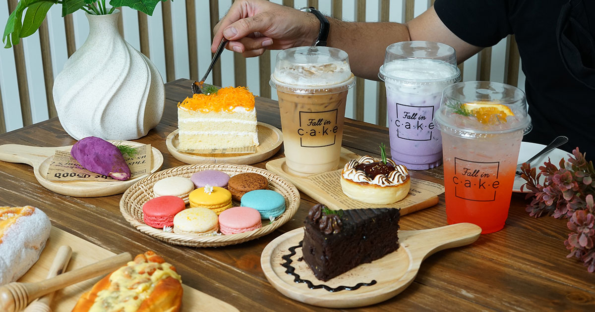 ตกหลุมรักกับขนม หลากหลายเมนูของหวาน หลายสไตล์ที่กินแล้วรู้สึกสดชื่นที่ Fall in Cake