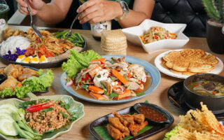 Permanent Link to ร้านส้มตำเล็ก ๆ ที่แสดงถึงกลิ่นอายของความเป็นอีสานได้อย่างชัดเจน กรุ่นกลิ่นหอมปลาร้า ที่ร้าน ส้มตำปลาร้าไท