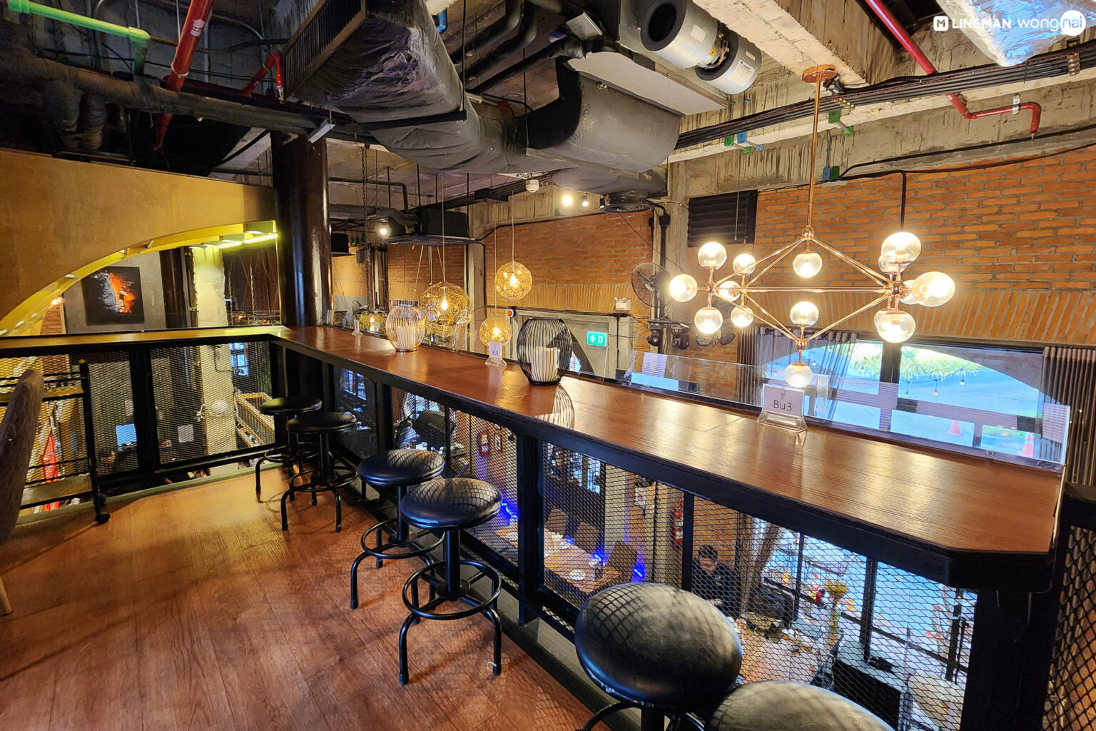 แวะมาชิลกับร้านดี ๆ ใจกลางนิมมานได้ทั้งวันที่ The Sax Music House